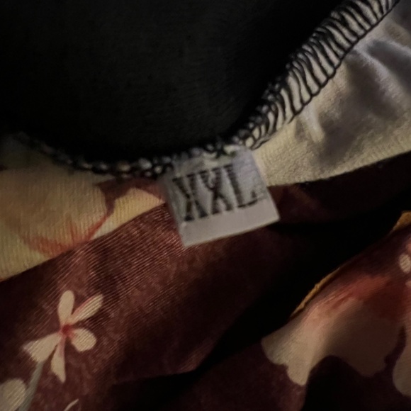 Alaska Chicks Co. Women’s Pullover Hoodie - Maroon Floral/Black - XXL - NWOT - Picture 4 of 5